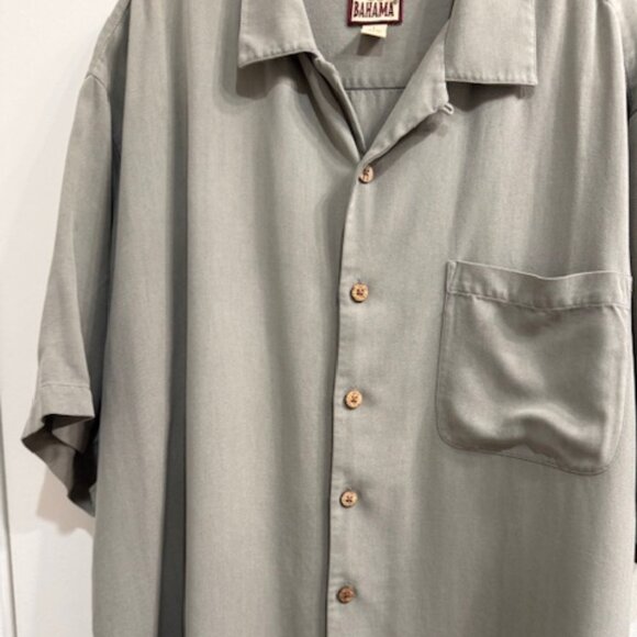 Tommy Bahama Men's Short Sleeved Button Down Shirt: LARGE - 100% silk - Picture 1 of 12